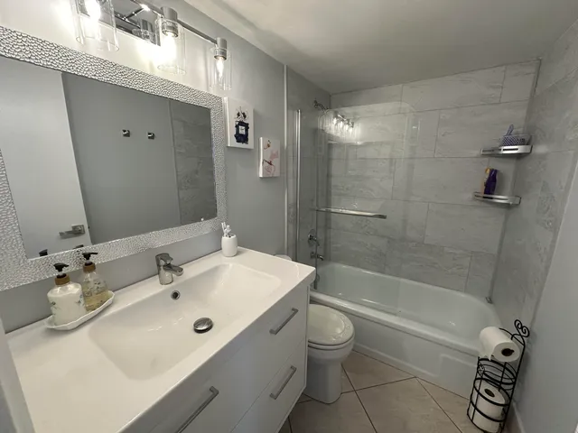 $1,900 | 3 Berkshire A, West Palm Beach, FL 33417