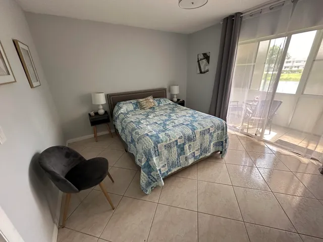 $1,900 | 3 Berkshire A, West Palm Beach, FL 33417