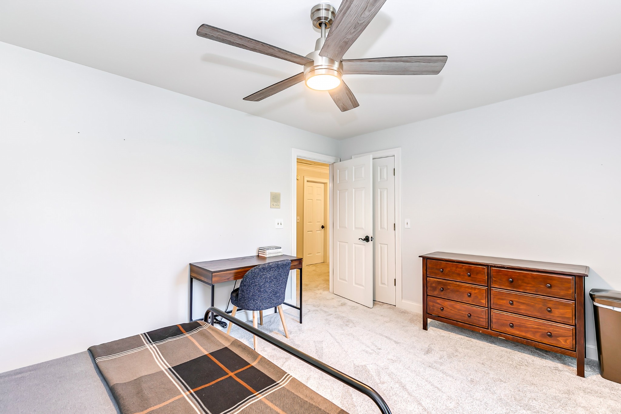 8204 Alamo Road Brentwood, TN 37027 - Photo 31 of 41 a living room with furniture and a ceiling fan