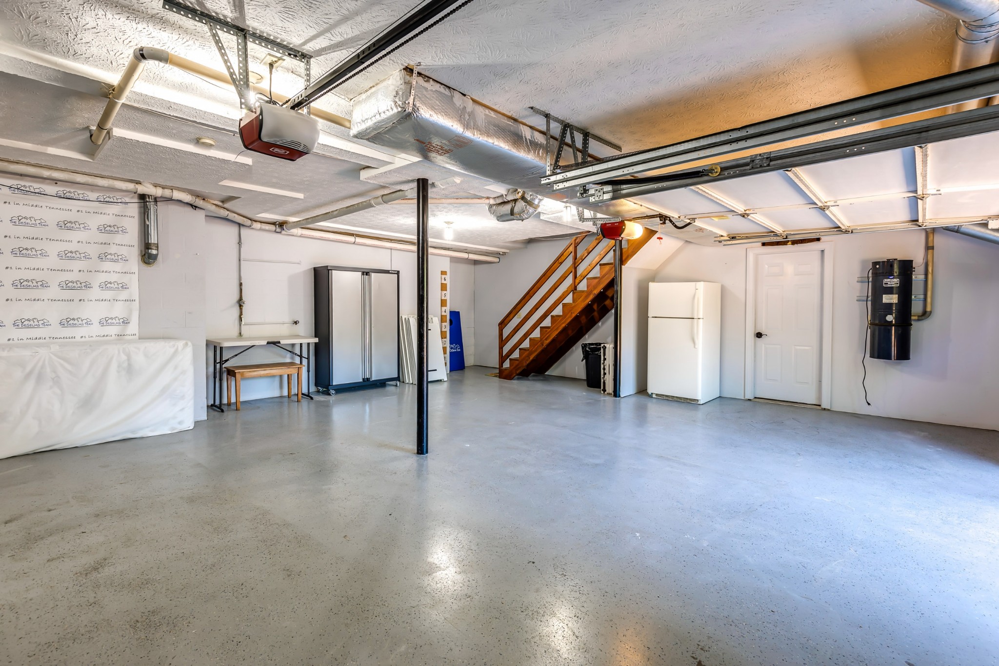 8204 Alamo Road Brentwood, TN 37027 - Photo 34 of 41 a view of a indoor garage