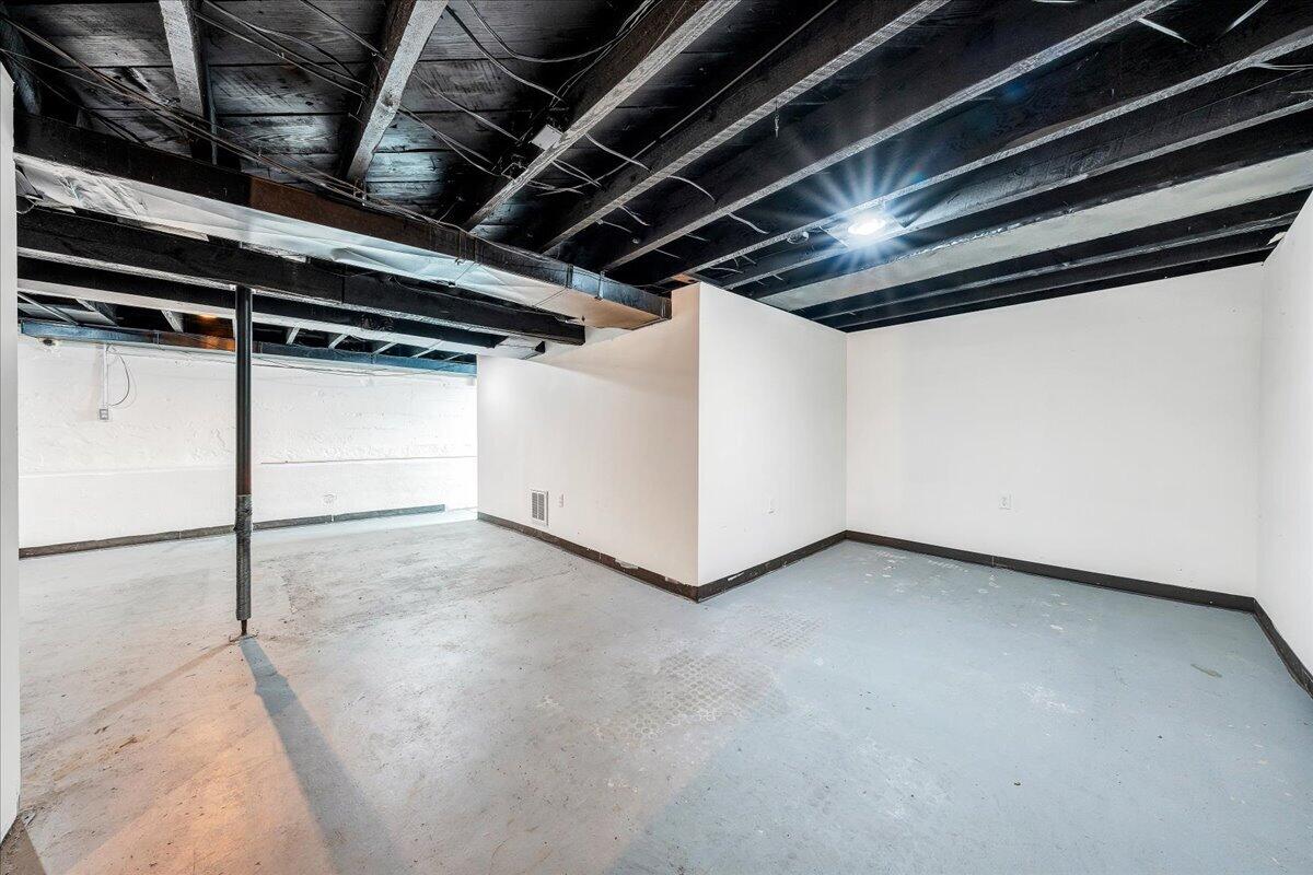 2622 Tillett Road Southwest Roanoke, VA 24015 - Photo 29 of 35 31-MIB08063