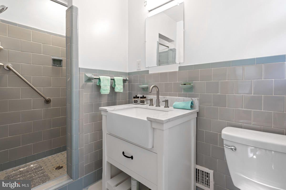 9205 Seven Locks Road Bethesda, MD 20817 - Photo 19 of 33