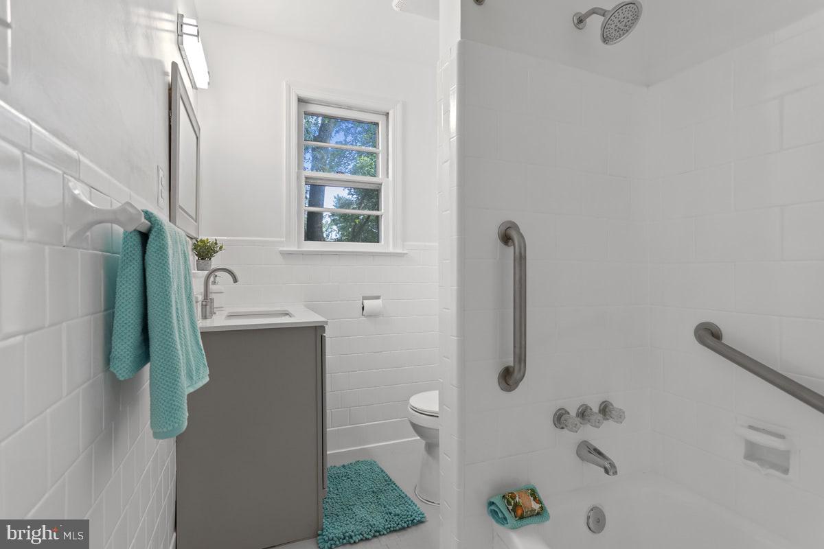 9205 Seven Locks Road Bethesda, MD 20817 - Photo 21 of 33