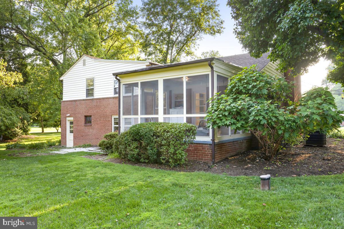 9205 Seven Locks Road Bethesda, MD 20817 - Photo 29 of 33