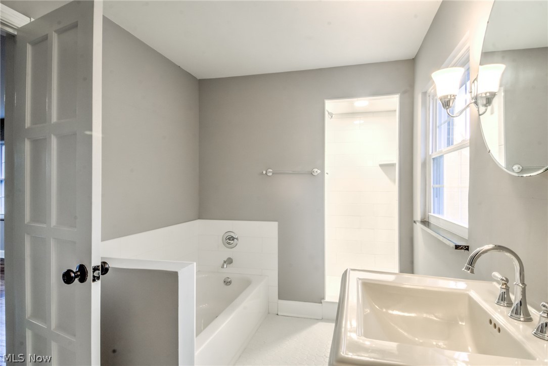 4686 Broadale Road Cleveland, OH 44109 - Photo 21 of 33 Gallery Image 21