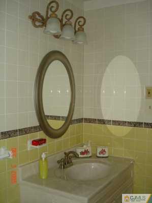 182 Evergreen Road, Unit 13B Edison, NJ 08837 - Photo 3 of 6 Gallery Image 3