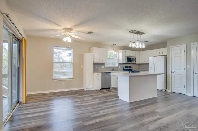 $2,750 | 2974 Duke Drive, Gulf Breeze, FL 32563