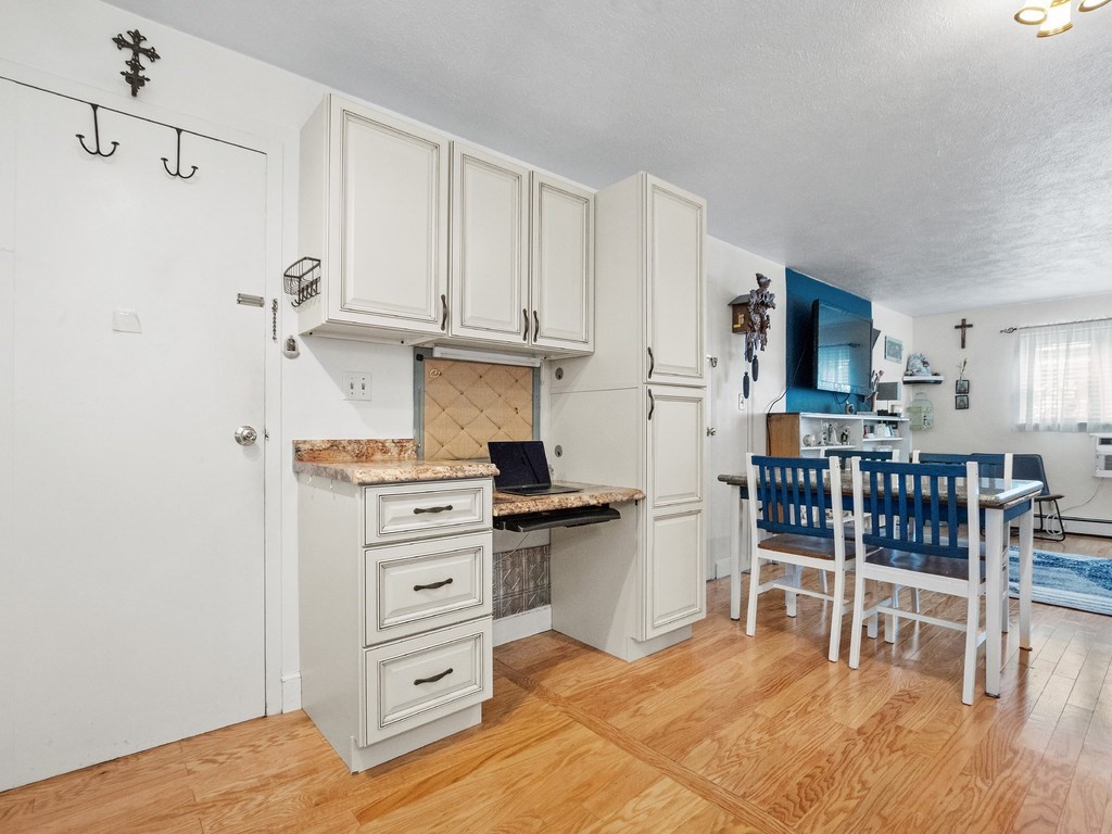 20 Whitman Road, Unit B1 Waltham, MA 02453 - Photo 11 of 33 Gallery Image 11