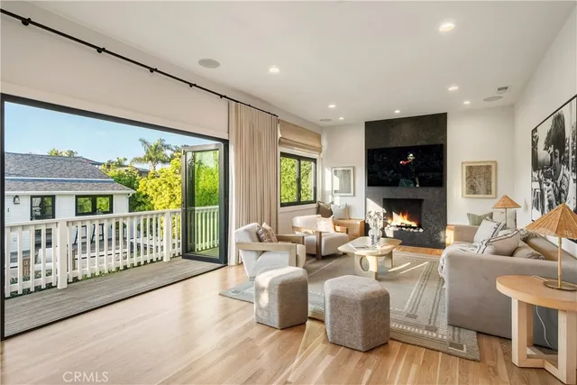 $4,495,000 | 425 Tustin Avenue, Newport Beach, CA 92663