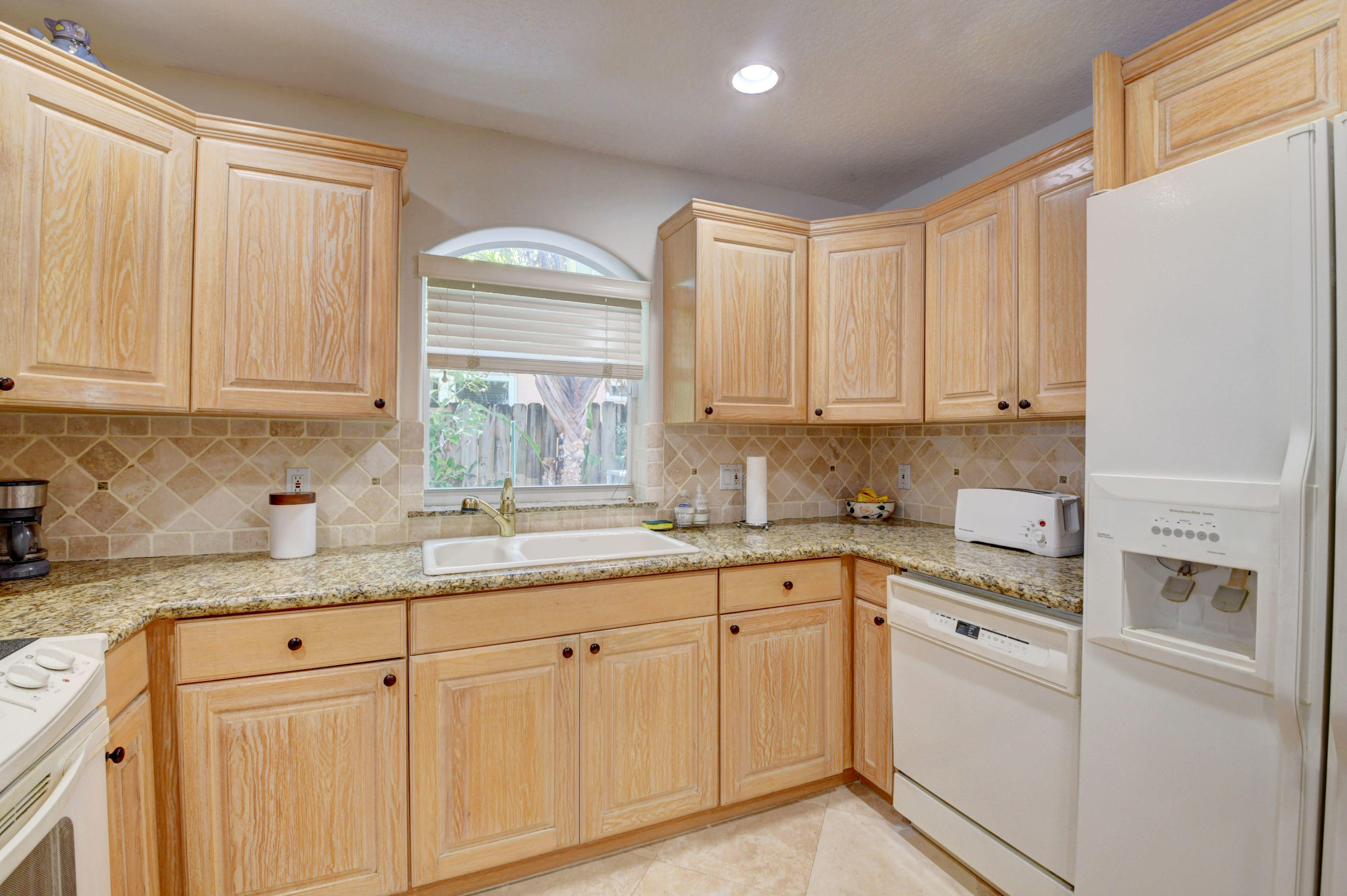 724 Northwest 6th Street Boca Raton, FL 33486 - Photo 12 of 67 DSC_10001 (236)_37)_38)_39)_40)