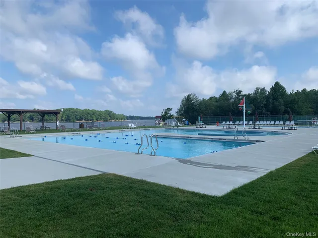 $895,000 | 5 Surrey Street, Rock Hill, NY 12775