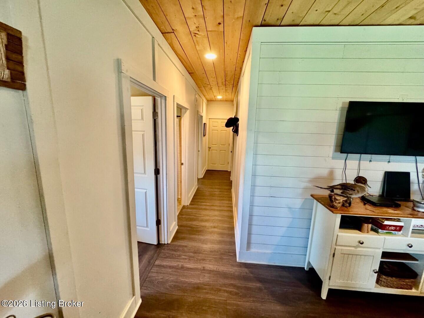2262 Baker Ridge Road Willisburg, KY 40078 - Photo 9 of 28 009_Hallway