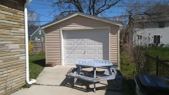 $1,250 | 23328 Battelle Avenue, Hazel Park, MI 48030