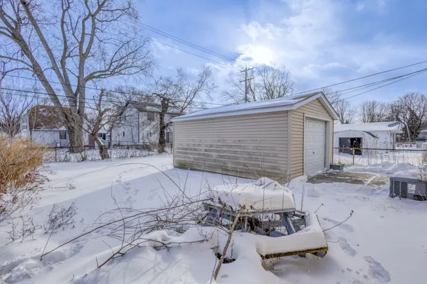 $1,250 | 23328 Battelle Avenue, Hazel Park, MI 48030