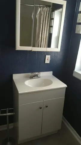 $1,250 | 23328 Battelle Avenue, Hazel Park, MI 48030