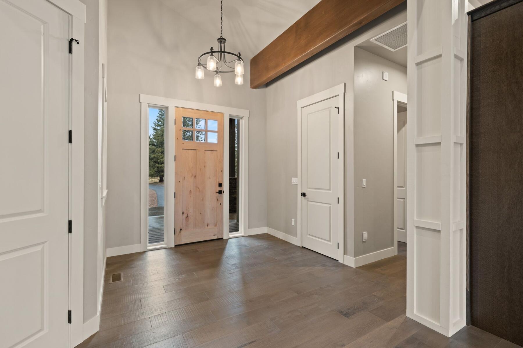 60201 Sunset View Drive Bend, OR 97702 - Photo 21 of 51 batch_19-web-or-mls-Riley Visuals-18