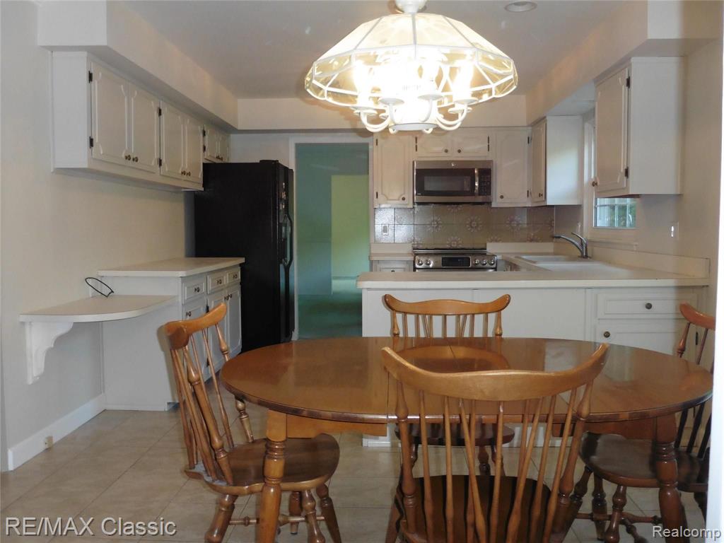 16810 Wayne Road Livonia, MI 48154 - Photo 11 of 30