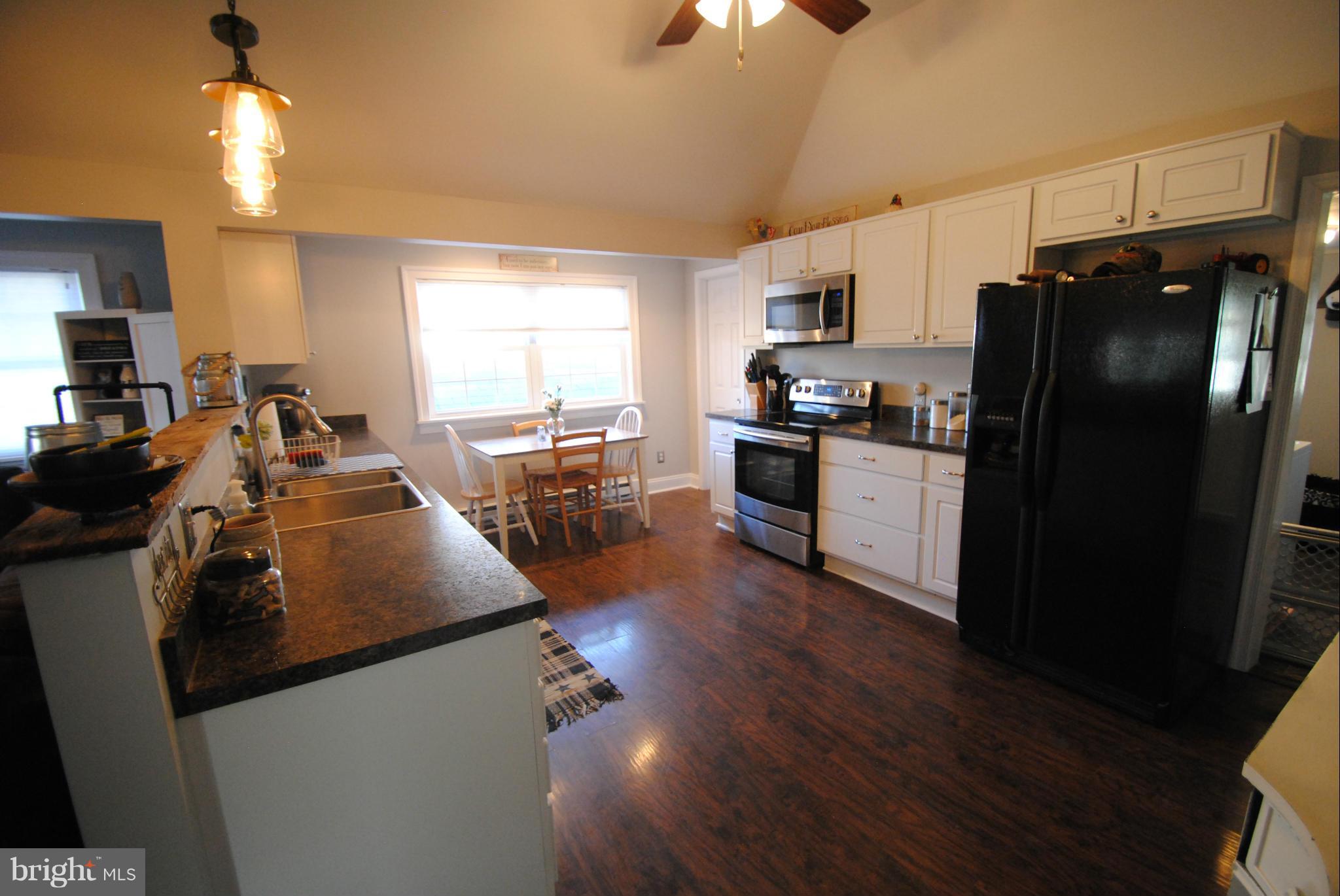 10876 Country Club Road Waynesboro, PA 17268 - Photo 8 of 23 Kitchen