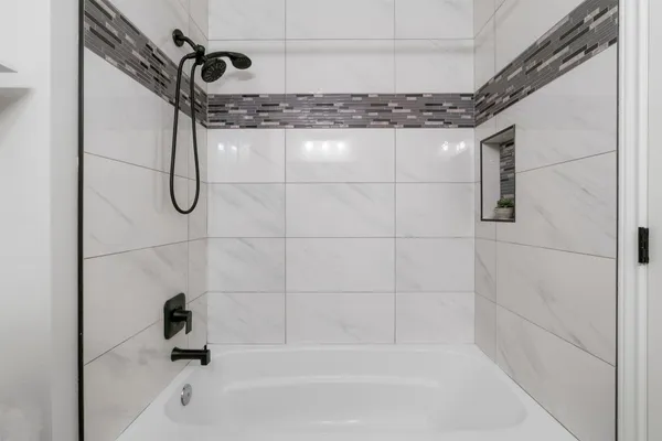 a picture of a bench in the window