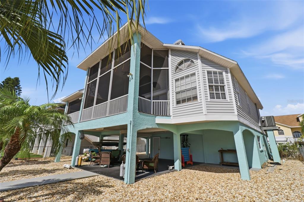 7324 Islander Lane Hudson, FL 34667 - Photo 32 of 35 a front view of a building