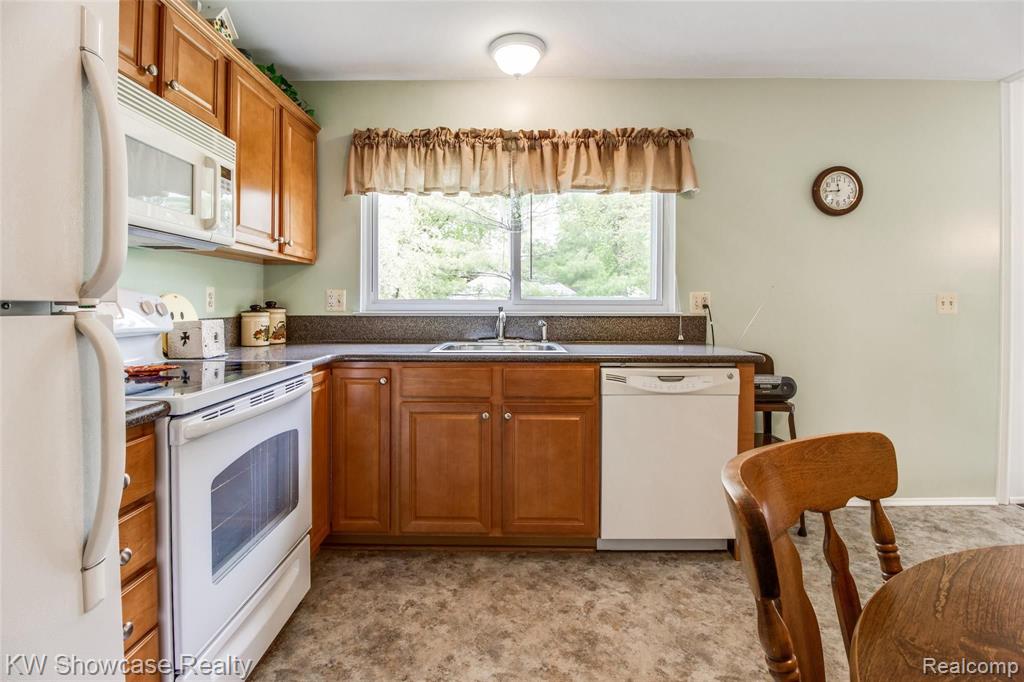 998 Hadley Road Rochester Hills, MI 48307 - Photo 26 of 42