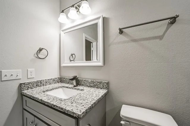 $1,325 | 16613 East Lynbrook, Montgomery, TX 77316