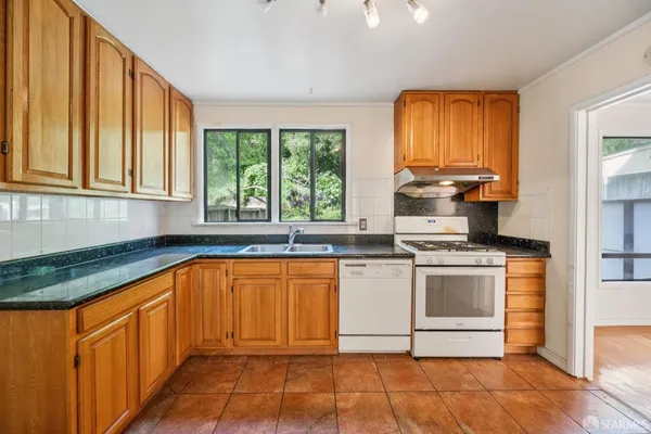 $1,400,000 | 1747 7th Avenue, San Francisco, CA 94122