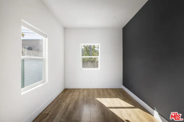 $1,550,000 | 2074 West 29th Street, Los Angeles, CA 90018