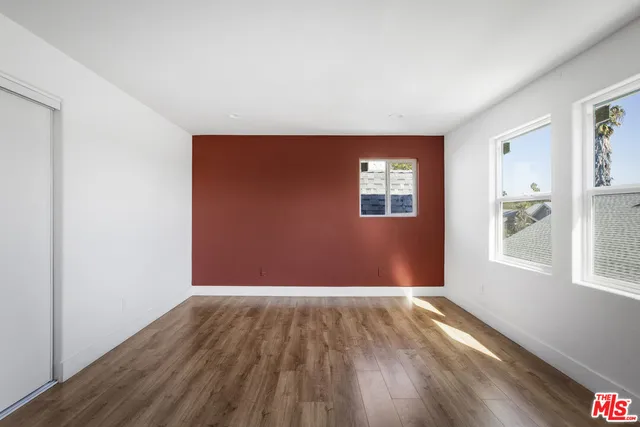 $1,550,000 | 2074 West 29th Street, Los Angeles, CA 90018
