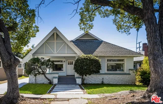 $1,550,000 | 2074 West 29th Street, Los Angeles, CA 90018
