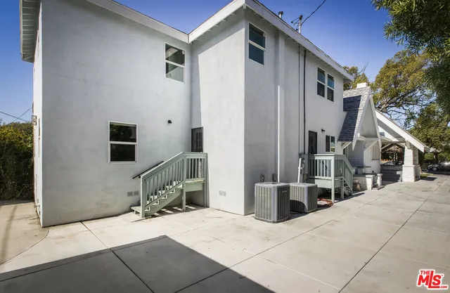 $1,550,000 | 2074 West 29th Street, Los Angeles, CA 90018