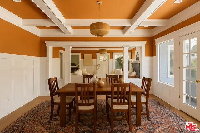 $1,550,000 | 2074 West 29th Street, Los Angeles, CA 90018