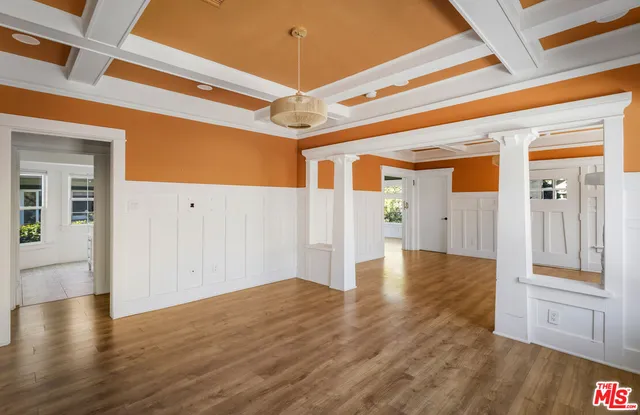 $1,550,000 | 2074 West 29th Street, Los Angeles, CA 90018