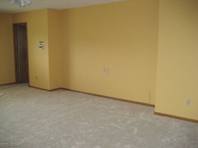 1524 Harmony Road Akron, OH 44333 - Photo 13 of 20 master bedroom with his and her baths