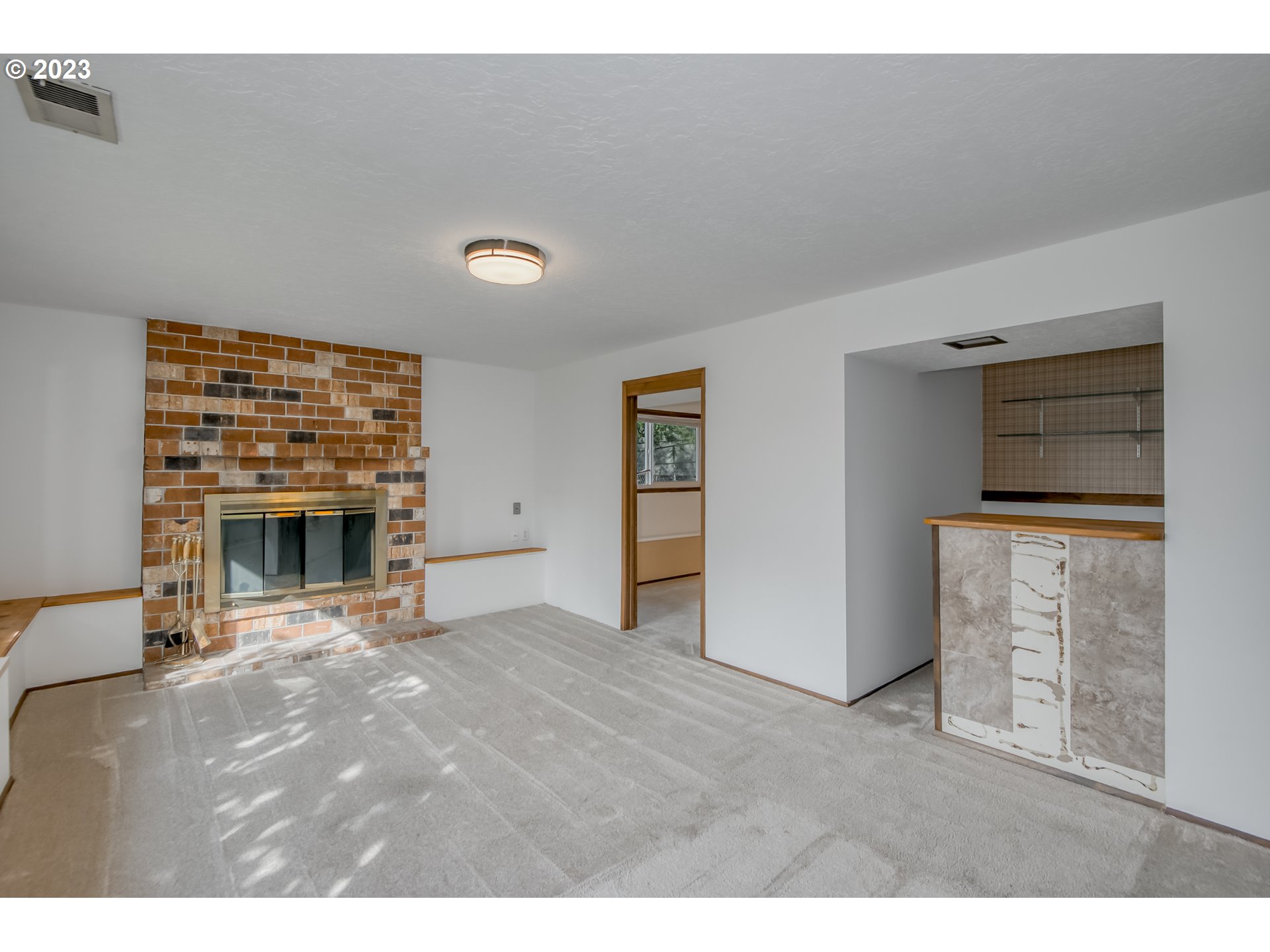 18580 Goetz Road Gladstone, OR 97027 - Photo 21 of 33 Family Room