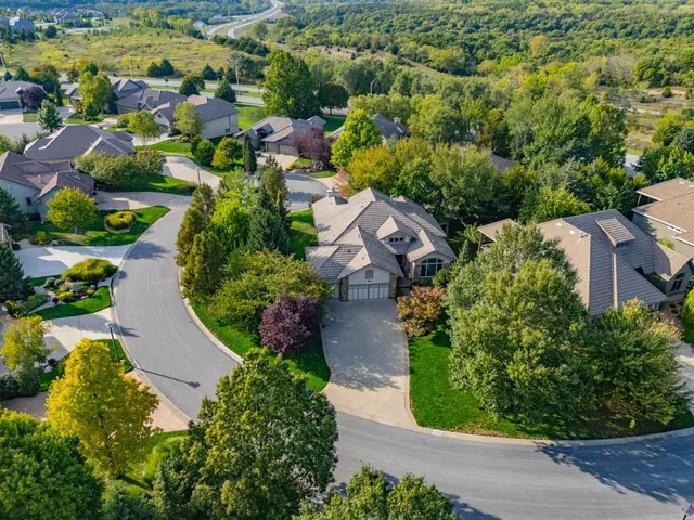 $674,000 | 26650 West 100th Place, Olathe, KS 66061