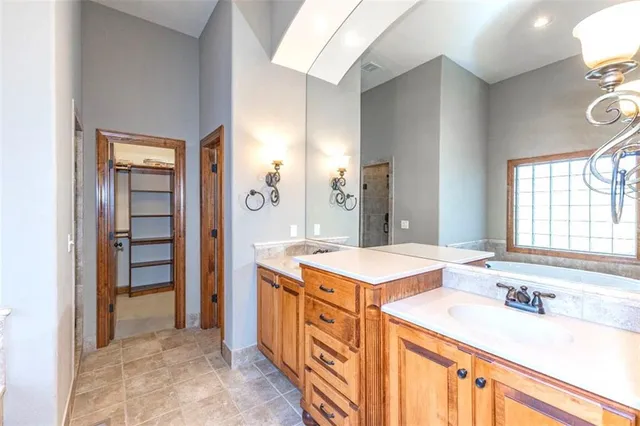 $674,000 | 26650 West 100th Place, Olathe, KS 66061