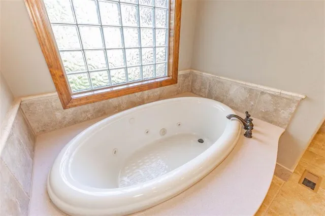 $674,000 | 26650 West 100th Place, Olathe, KS 66061