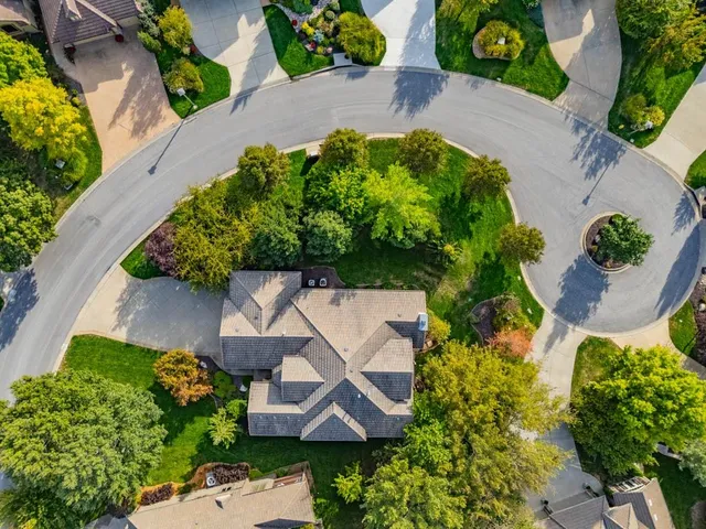 $674,000 | 26650 West 100th Place, Olathe, KS 66061