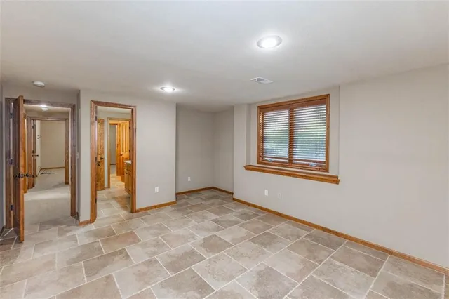 $674,000 | 26650 West 100th Place, Olathe, KS 66061