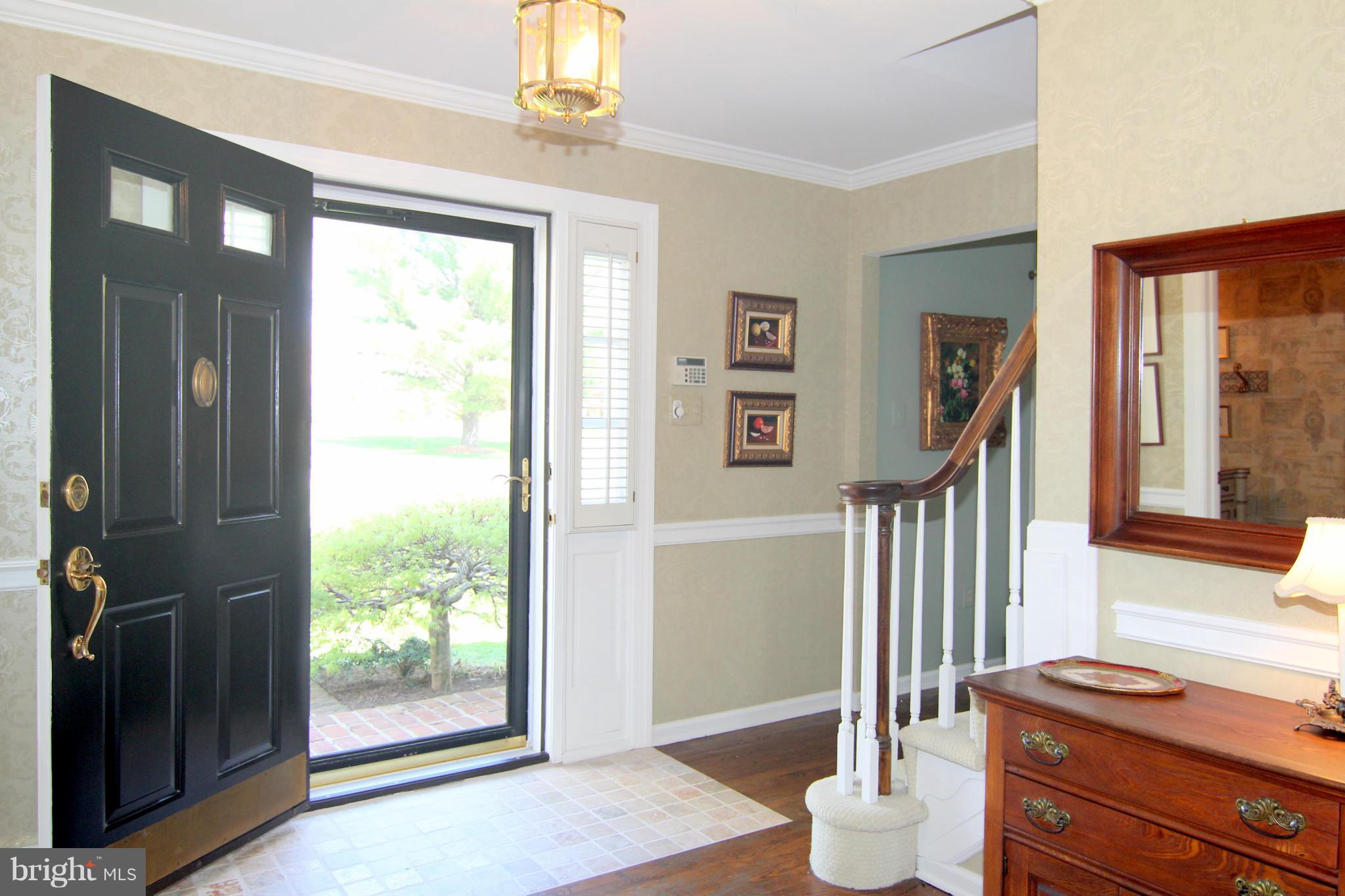1010 Riva Ridge Drive Great Falls, VA 22066 - Photo 4 of 20 Beautiful Entry