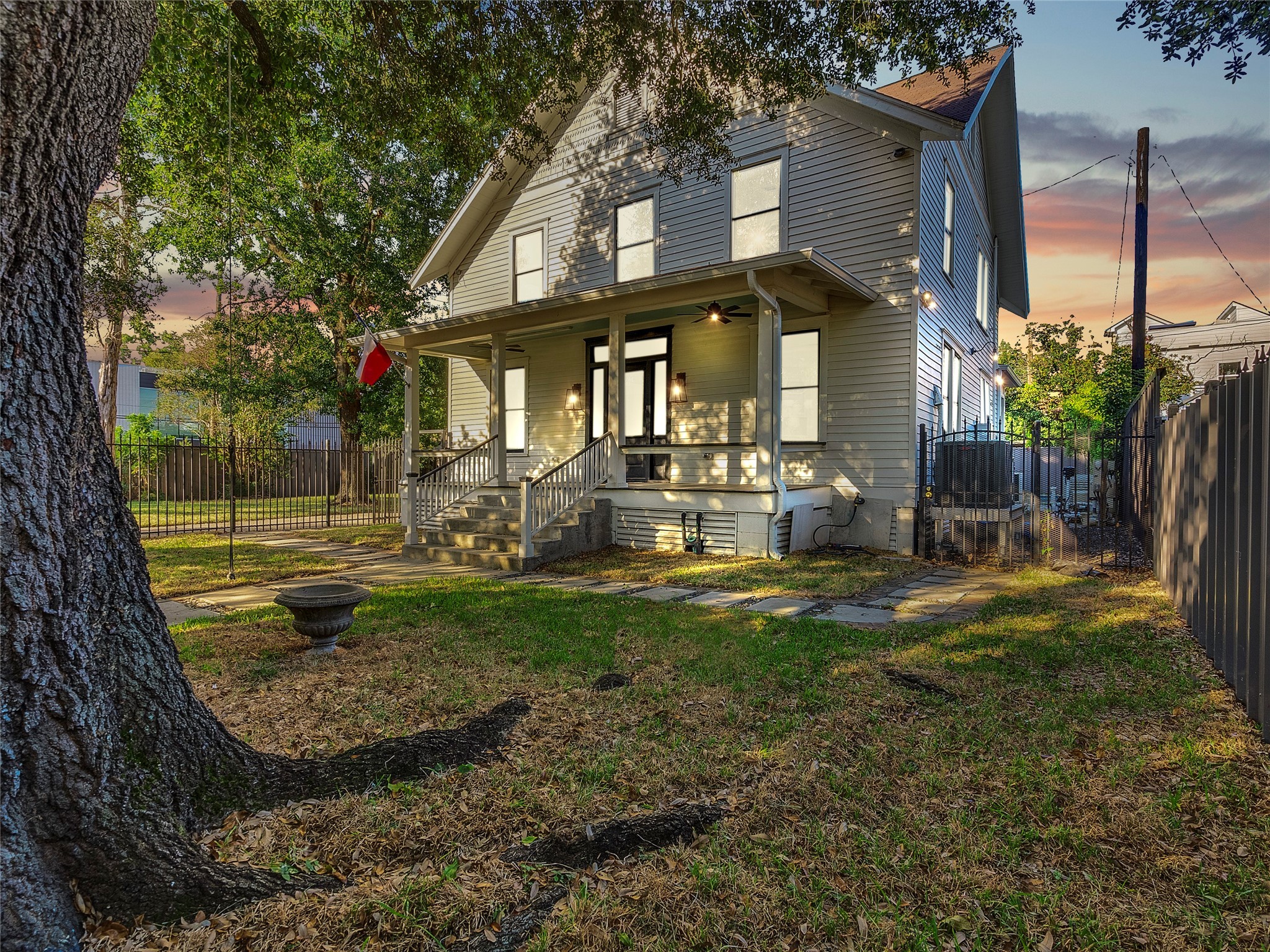 1109 Rutland Street Houston, TX 77008 - Photo 2 of 50