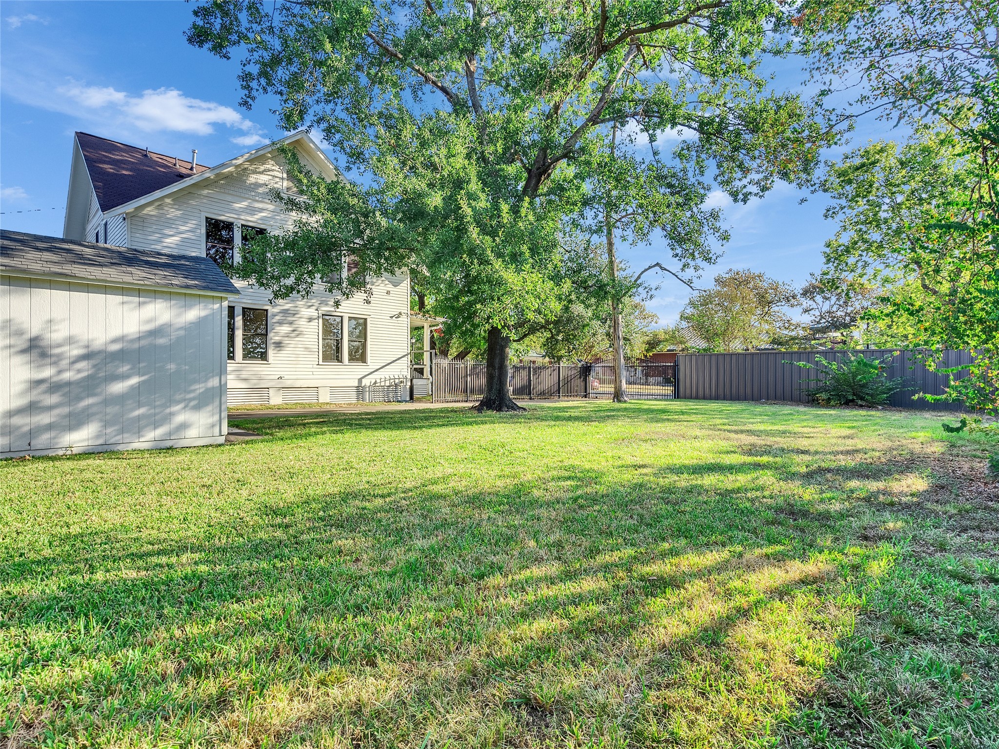 1109 Rutland Street Houston, TX 77008 - Photo 5 of 50