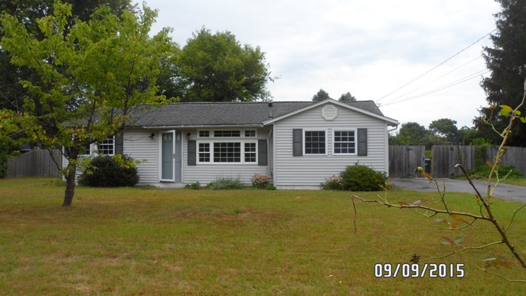 23 Treetop Avenue Springfield, MA 01118 - Photo 1 of 12 Gallery Image 1