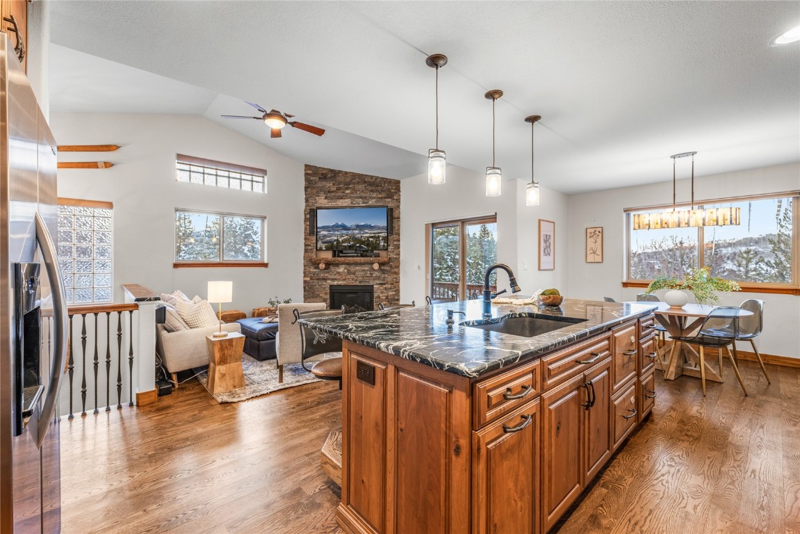 83 Lookout Ridge Drive, Unit 83 Dillon, CO 80435 - Photo 2 of 25 a kitchen with lots of counter top space