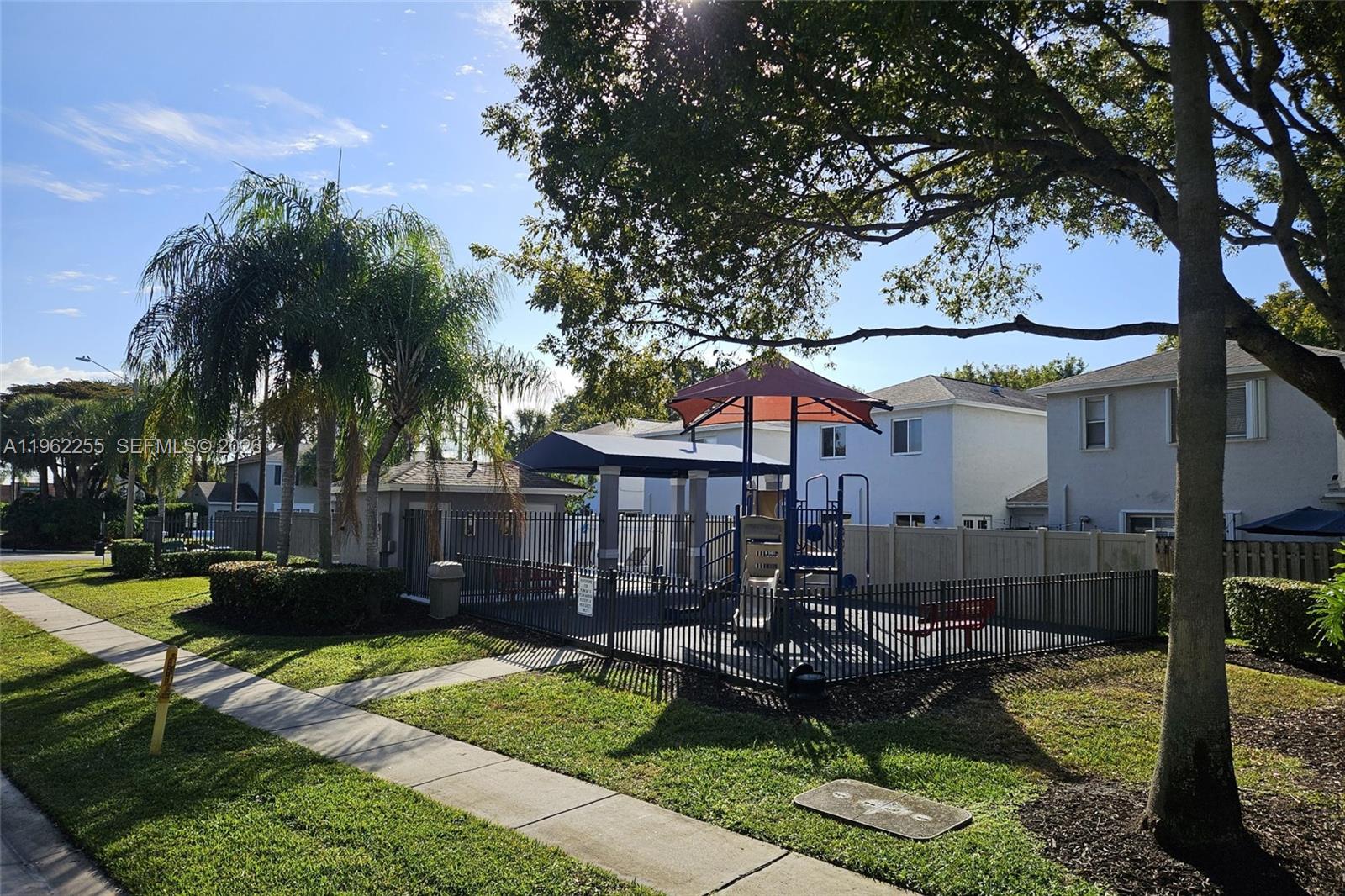 9481 Stanley Lane, Unit 9481 Tamarac, FL 33321 - Photo 30 of 36