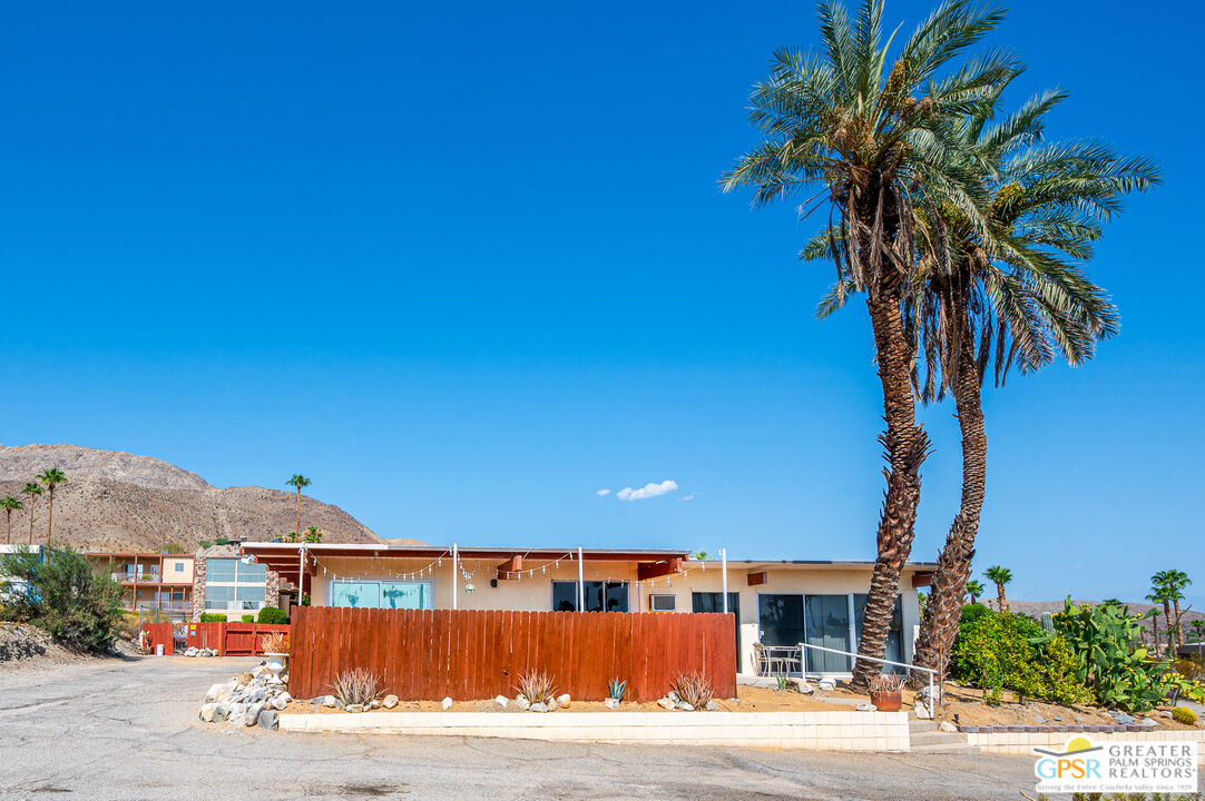 39910 Bird Lane Rancho Mirage, CA 92270 - Photo 3 of 61