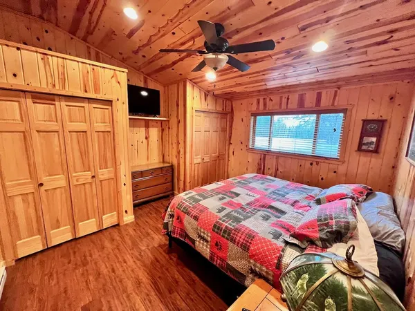 $749,000 | 5713 Crane Lake Road, Buyck, MN 55771