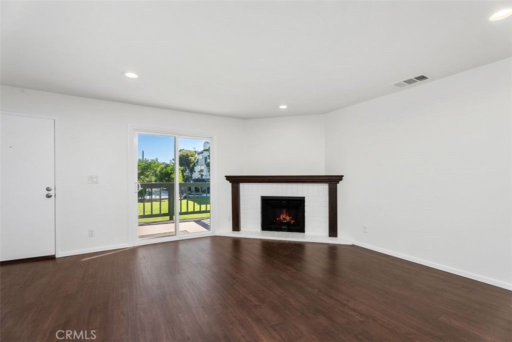 428 West First Street Tustin, CA 92780 - Photo 6 of 35