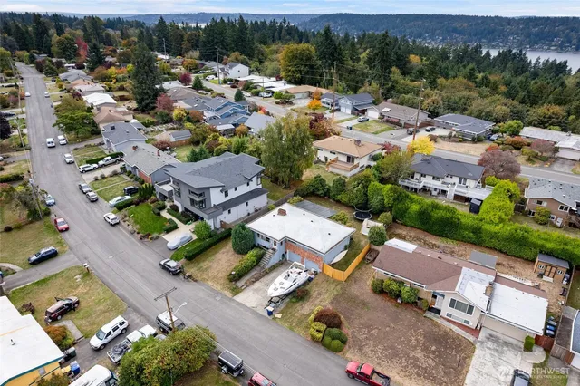$3,000 | 5227 116th Place Southeast, Bellevue, WA 98006